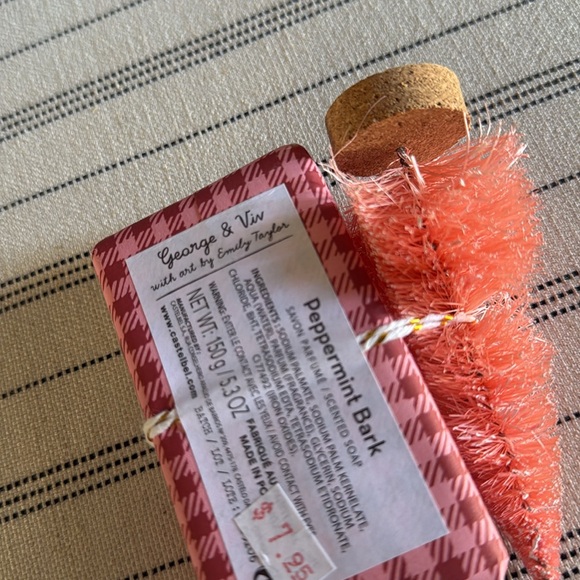 Anthropologie George & Viv Peppermint Bark Soap - Picture 4 of 4